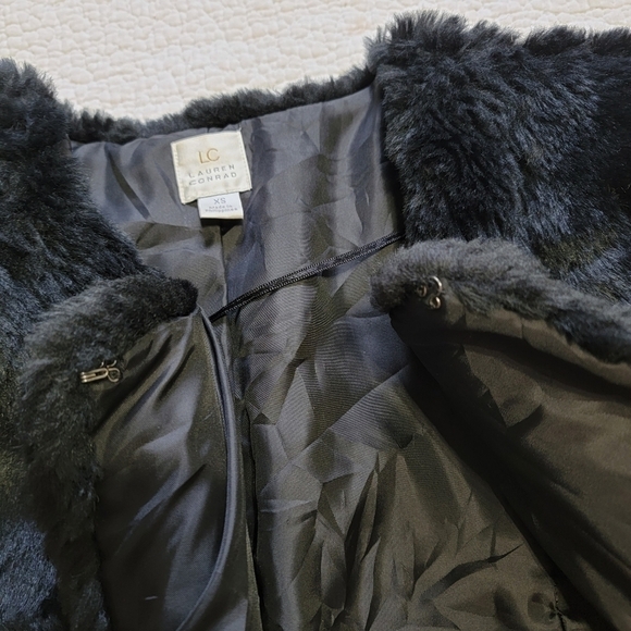 LC Lauren Conrad Faux Fur Cropped Jacket - Picture 6 of 8